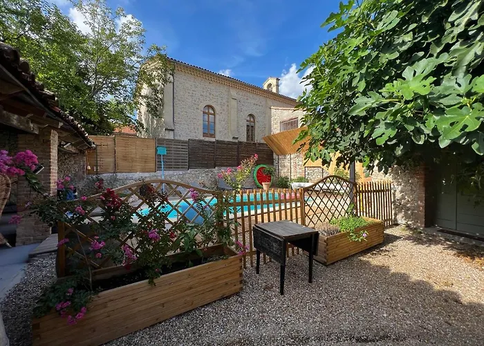 Magnanerie Avec Piscine En Coeur De Village *